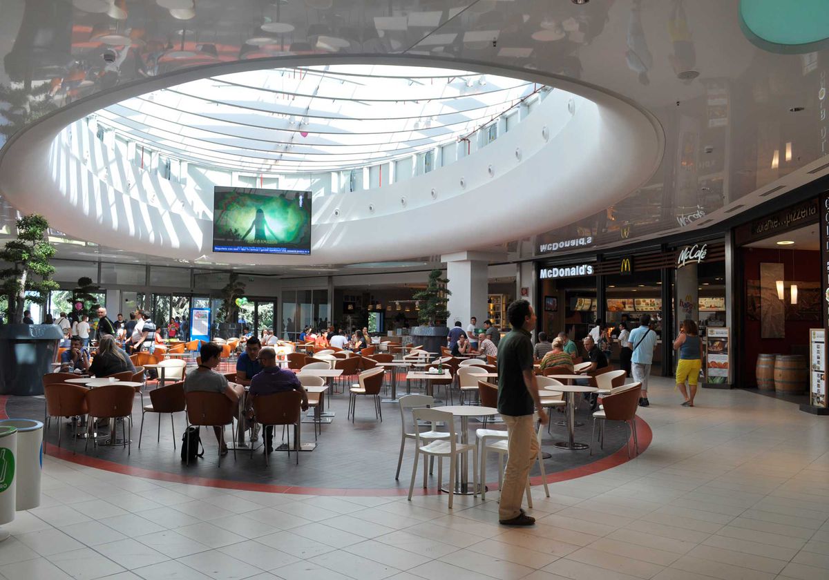Shopping Centre La Cartiera 