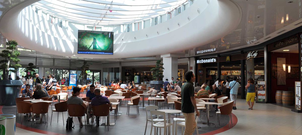 SHOPPING CENTRE "LA CARTIERA"