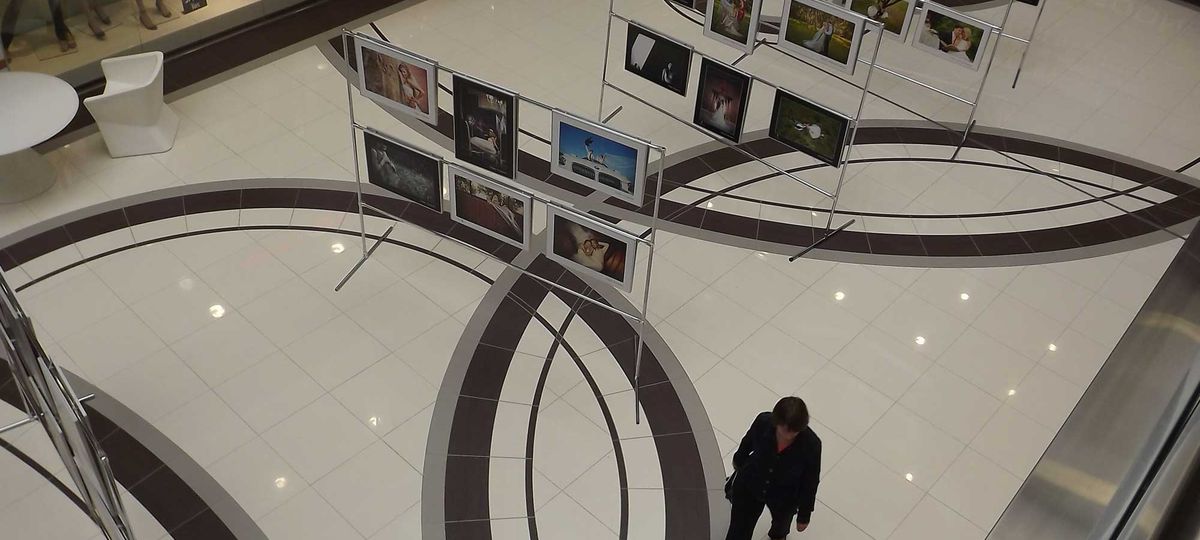 SHOPPING CENTRE